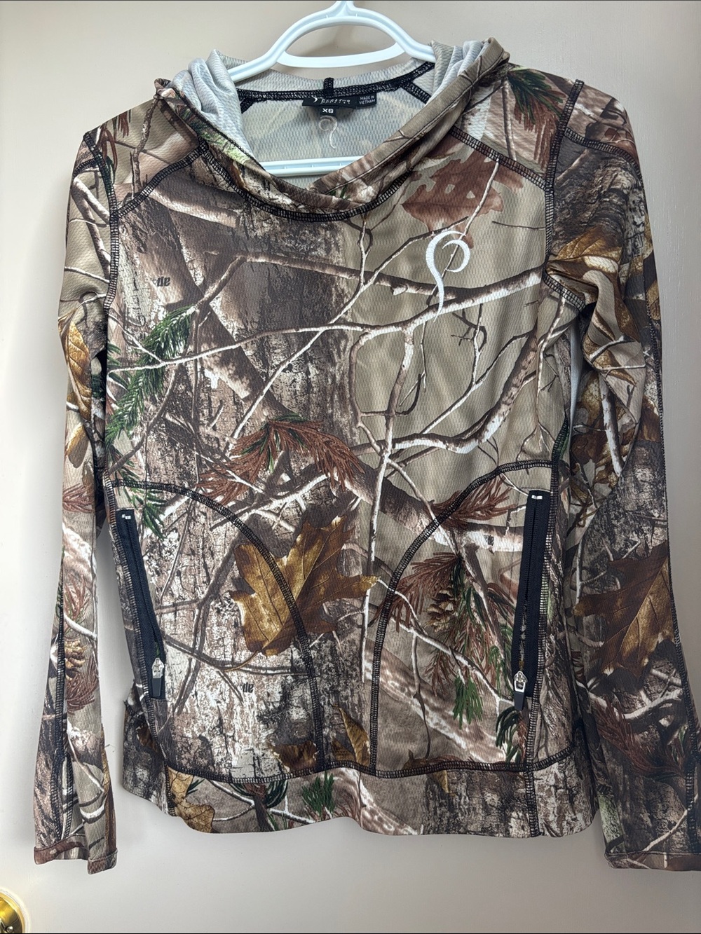 Realtree Camo Hooded Performance Top